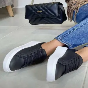Tenis Dama Negro/ Suela Baja