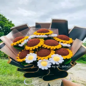 Ramo de 8 girasoles y 4 margaritas