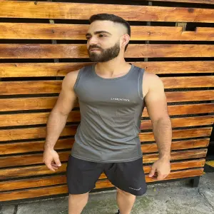 CAMISETA DEPORTIVA Y CAMISILLA