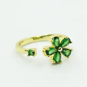 ANILLO DORADO FLOR VERDE