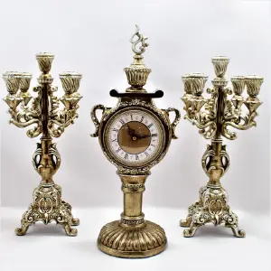 Reloj con 2 Candelabros en Poli resina
