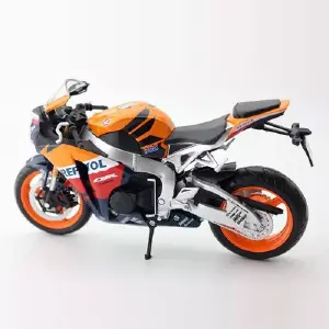 MOTO DE CARRERAS COLECCIÓN 1:12