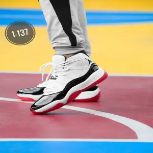 JORDAN RETRO 11