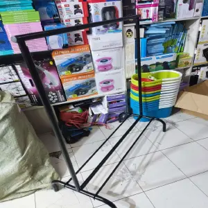 Exhibidor Burro Ropa Metalico Con Zapate