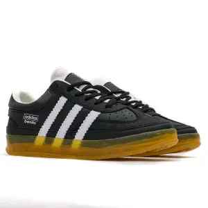 ADIDAS GAZELLE INDOOR BAD BUNNY BENITO: Estilo y Comodidad Inigualables - ADIDAS GAZELLE INDOOR BAD BUNNY BENITO