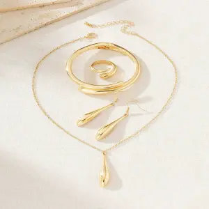 Conjunto de joyas 4 piezas Gota Dorada