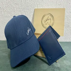 Duo Velez Gorra + Billetera Caja madera