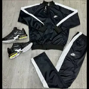 Conjunto de sudadera Nike T 9B