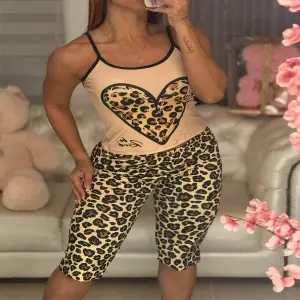 CAPRI BLUSA TIRA: Elegancia y comodidad en una sola prenda - CAPRI BLUSA TIRA