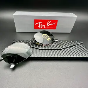 RB OCTAGONAL NEGRA+ESTUCHE 3A