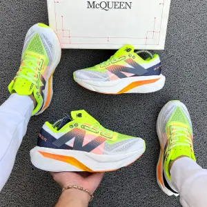 NEW BALANCE SC ELTE V4