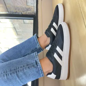 Tenis Casual Deisy Negro De Mujer