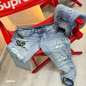 Jeans AMIRI 1.1: La Perfección en Tejido - Jeans AMIRI 1.1