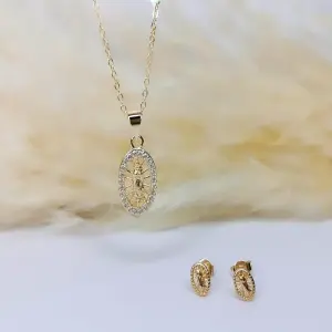 JUEGOS DE CADENAS DE VIRGEN DORADA