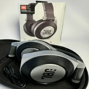 Audifonos JBL E50BT Diadema Recargable