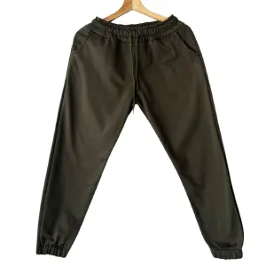 JOGGER NIÑOS  VERDE MILITAR 6