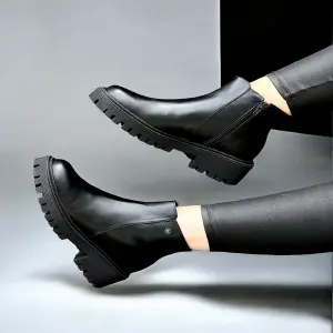 Bota caña Corta Negra y Talco