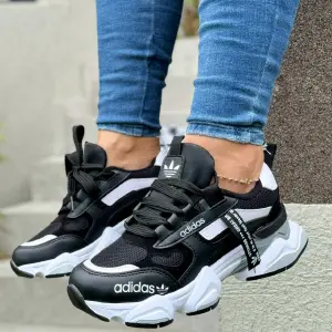 Tenis Adidas Uttines