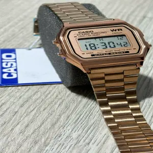 reloj casio retro oro rosa acero inox