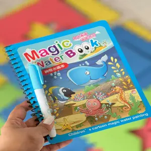 Libro mágico con marcador de agua