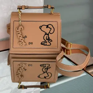 CAJITA SNOOPY
