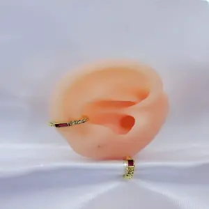 EARCUFF DORADA RUBI