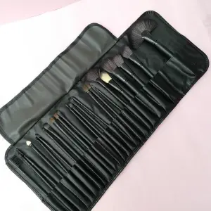 Joyero 3 Niveles + Set Brochas 24 Pz