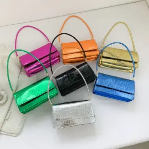Bolso Con Patrón De Cocodrilo