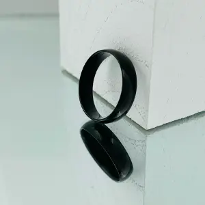 ANILLO HOMBRE NEGRO PAVONADO