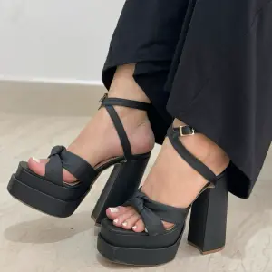 Tacon Elegance Noir