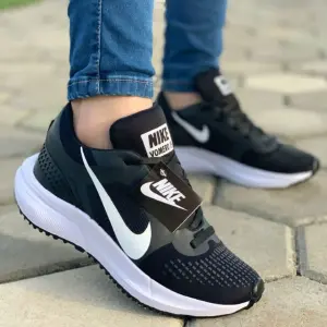 Nike Air Zoom Vomero 15