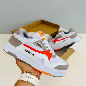 ADIDAS CLASICO