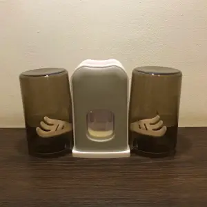 Dispensador de pasta de dientes multifun