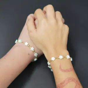 PULSERAS DE HERMANAS-FLORES