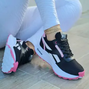 Bellos Reebok Dama Negro Pin