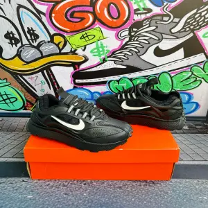 NIKE BAILLERI