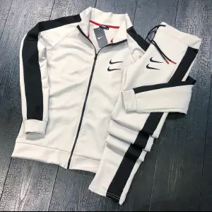 CONJUNTO DEPORTIVO PARA HOMBRE N-77