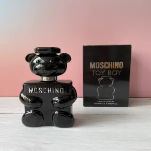 LOCION MOSCHINO NEGRA