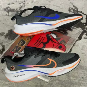 NIKE ZOOM X