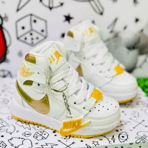 JORDAN FLY NIÑO