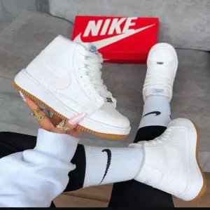 BOTA NIKE DAMA: Elegancia y Comodidad en Cada Paso - BOTA NIKE DAMA
