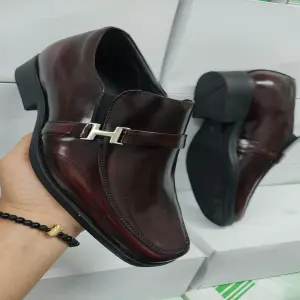 ELAGANTE Y FINO XCALZADO EN CUERO