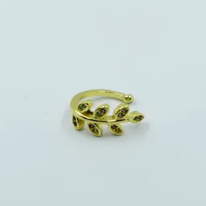 EARCUFF DORADO FLOR DE COLORES