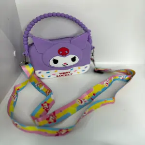 BOLSO EN SILICONA PEQUEÑO DISEÑO KUROMI