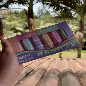 SET X 6 LABIALES ROSES ROSIE