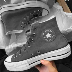 Converse plataforma gamuza gris