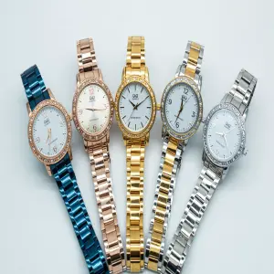 Reloj QyQ dama de piedras acero inoxidab