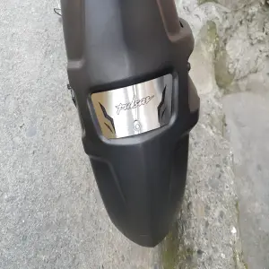 LUJO GUARDABARRO NS200