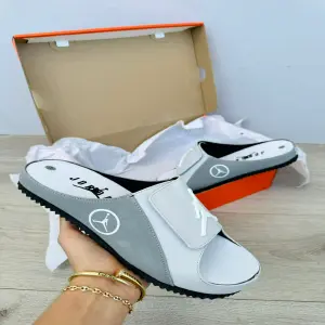 CHOLA NIKE