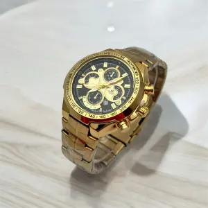 RELOJ EDIFICE CASIO R8